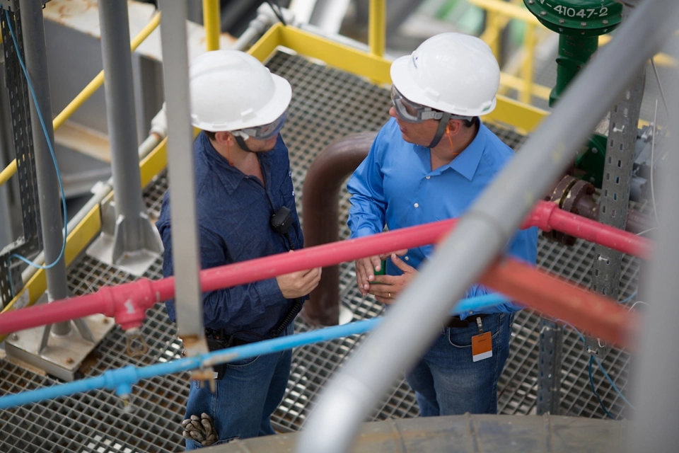 가동 시간을 최대화하고 변환 효율성을 개선하며 HSE 사고를 방지합니다.