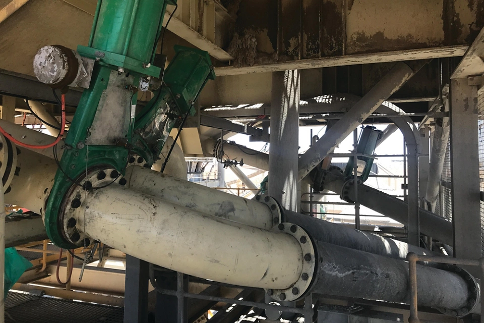 금 채굴업체, 새로운 나이프 게이트 밸브 혁신으로 생산성 향상