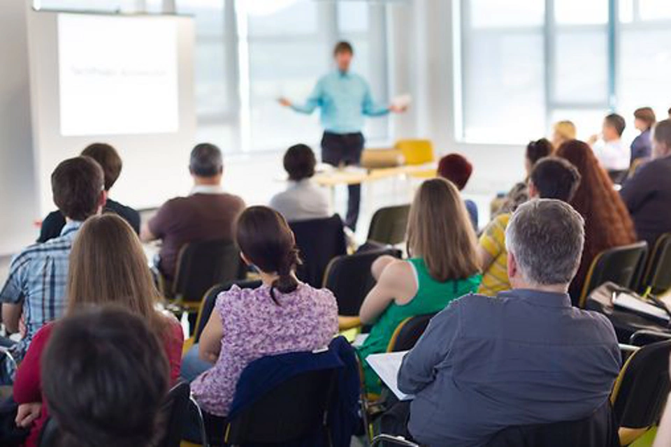 LabVIEW를 통해 학습의 주체가 된 물리학 석사 학생들