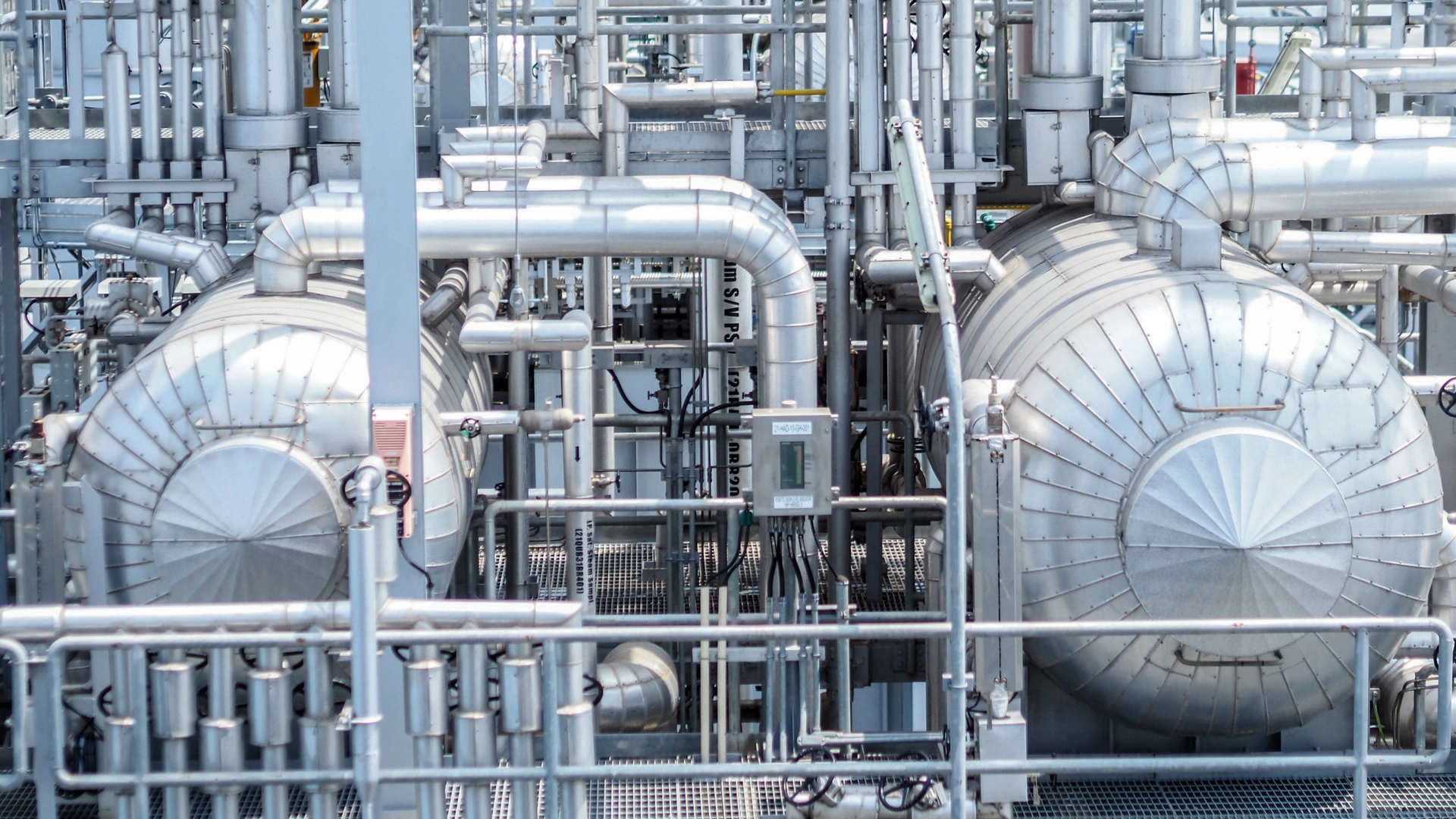 Drum for generator steam of HRSG boilers systems (Heat recovery steam generator) during construction in Combined-Cycle Co-Generation Power Plant.