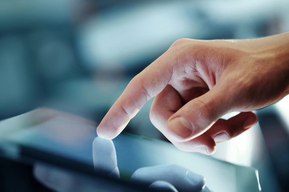 Lodestone와 Emerson, 태양광 에너지 선도