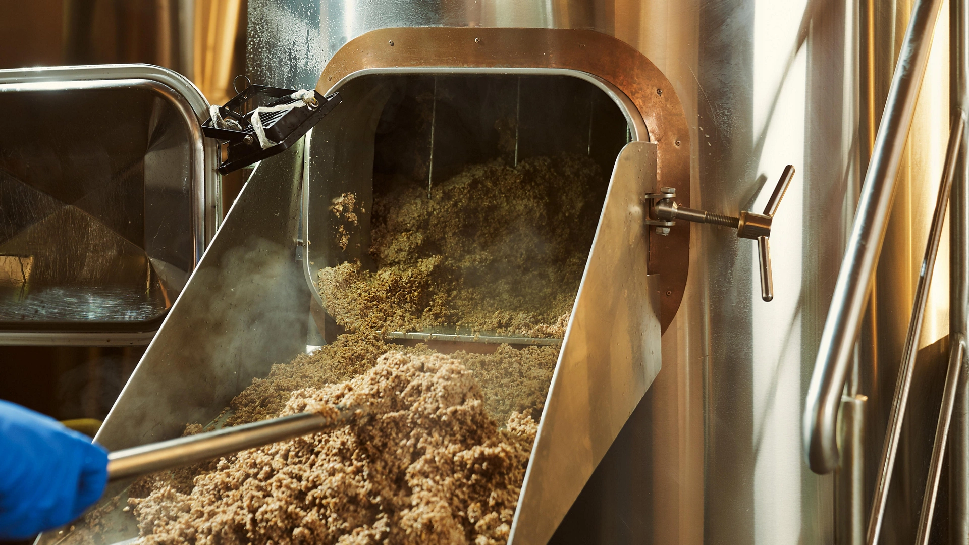 Mashing of milled malt grains for preparing malt. Process of brewing grain of barley.