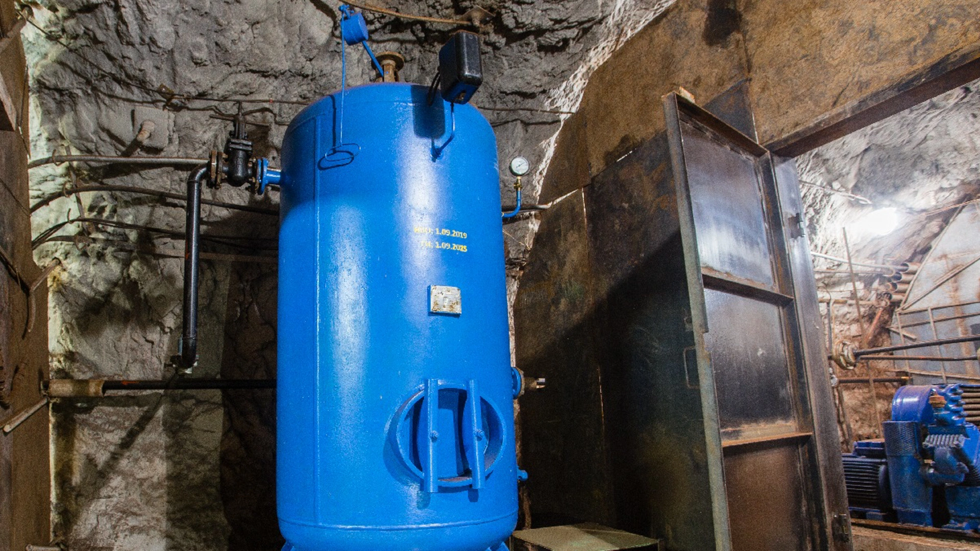 Blue air pneumathic compressor in mine underground