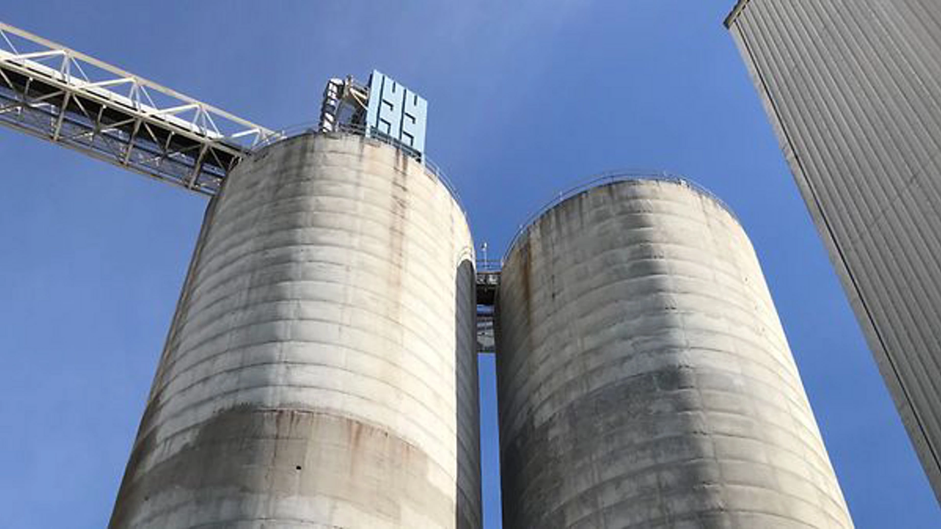 Level Measurement in Lime Silos at Coal-Fired Power Plants