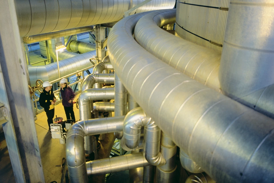 고형분 함량의 인라인 측정을 통한 제어된 촉매 주입