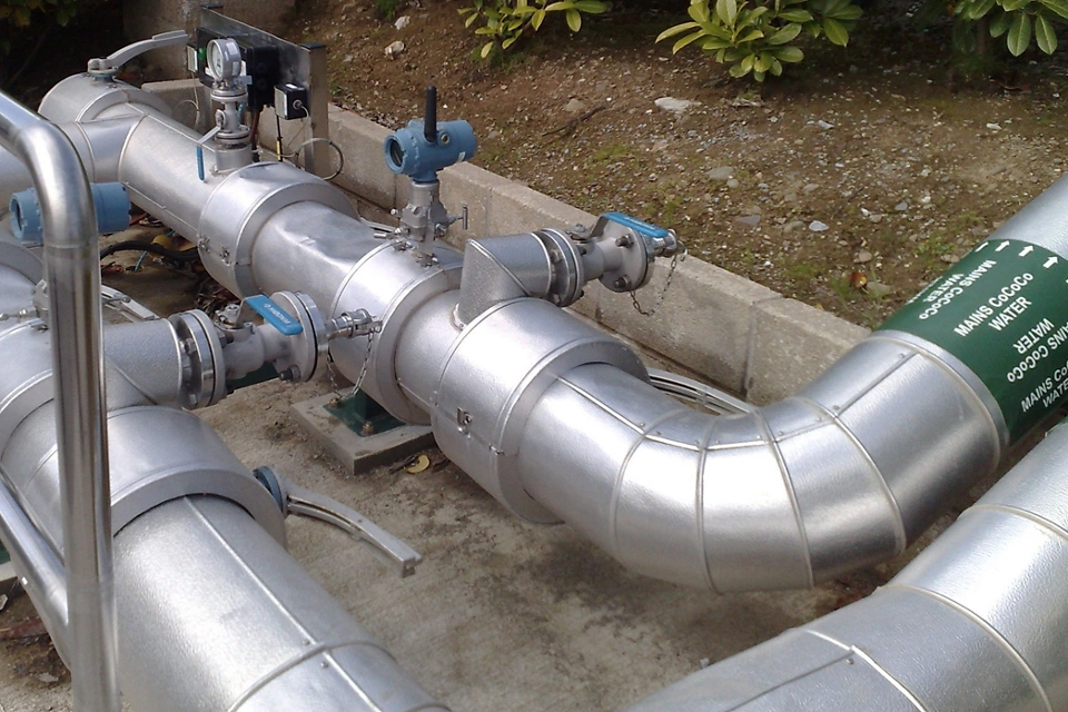 에머슨의 스마트 무선 기술로 시설 내에서 수자원 사용을 실시간으로 모니터링하는 GlaxoSmithKline